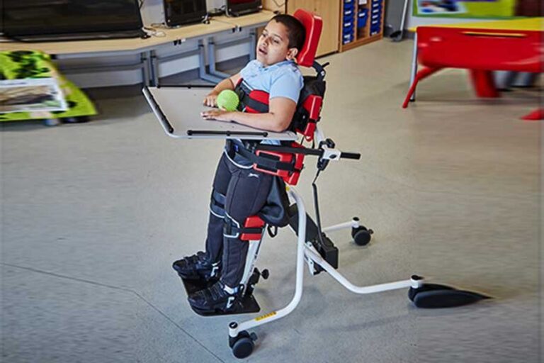 Multistander 2: Sırtüstü / yüzüstü / dik durma sistemi - Yaklaşık 4 - 13 yaş arası çocuklara